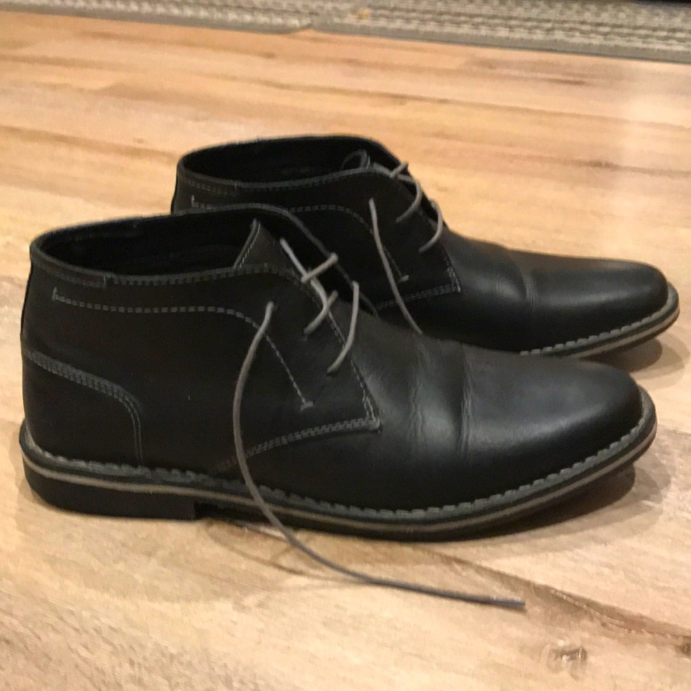 Steve Madden black leather Size 11 Chukka